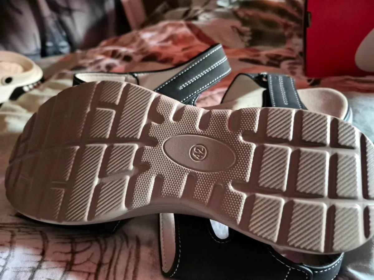 NEW SANDLES - Image 2
