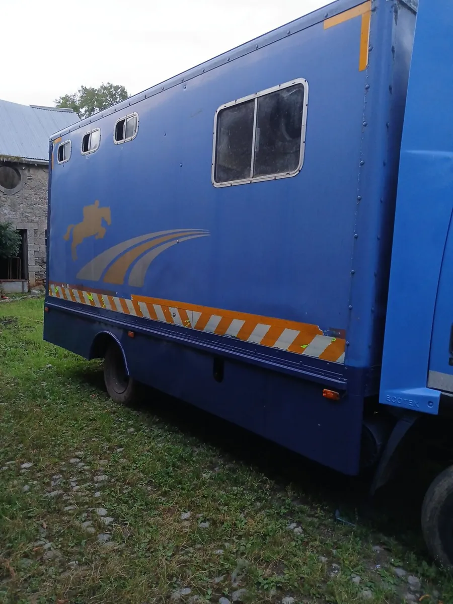 Horse truck - Image 2