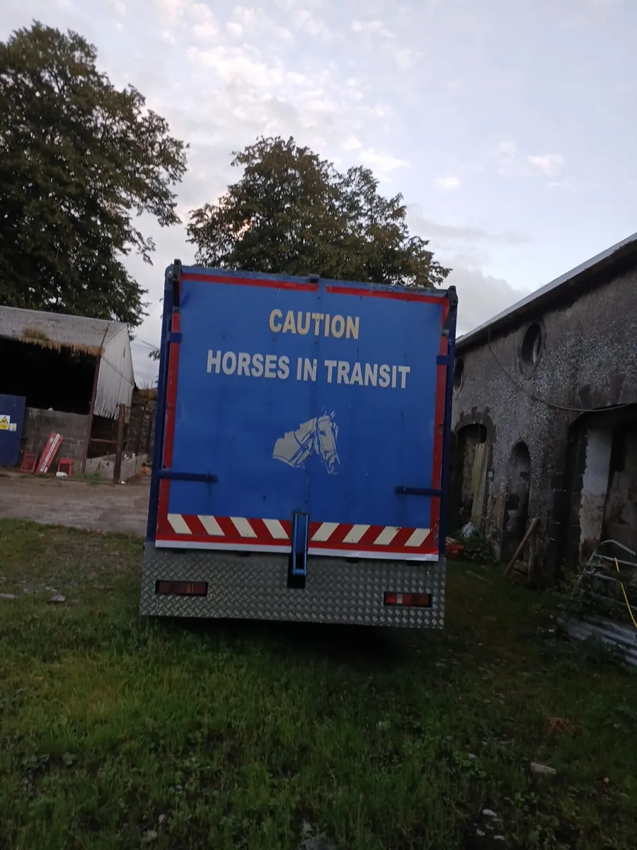 Horse truck - Image 4
