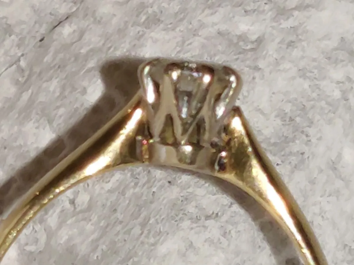 LARGE DIAMOND SOLITAIRE, 9CT Thick Gold Dress Ring - Image 2
