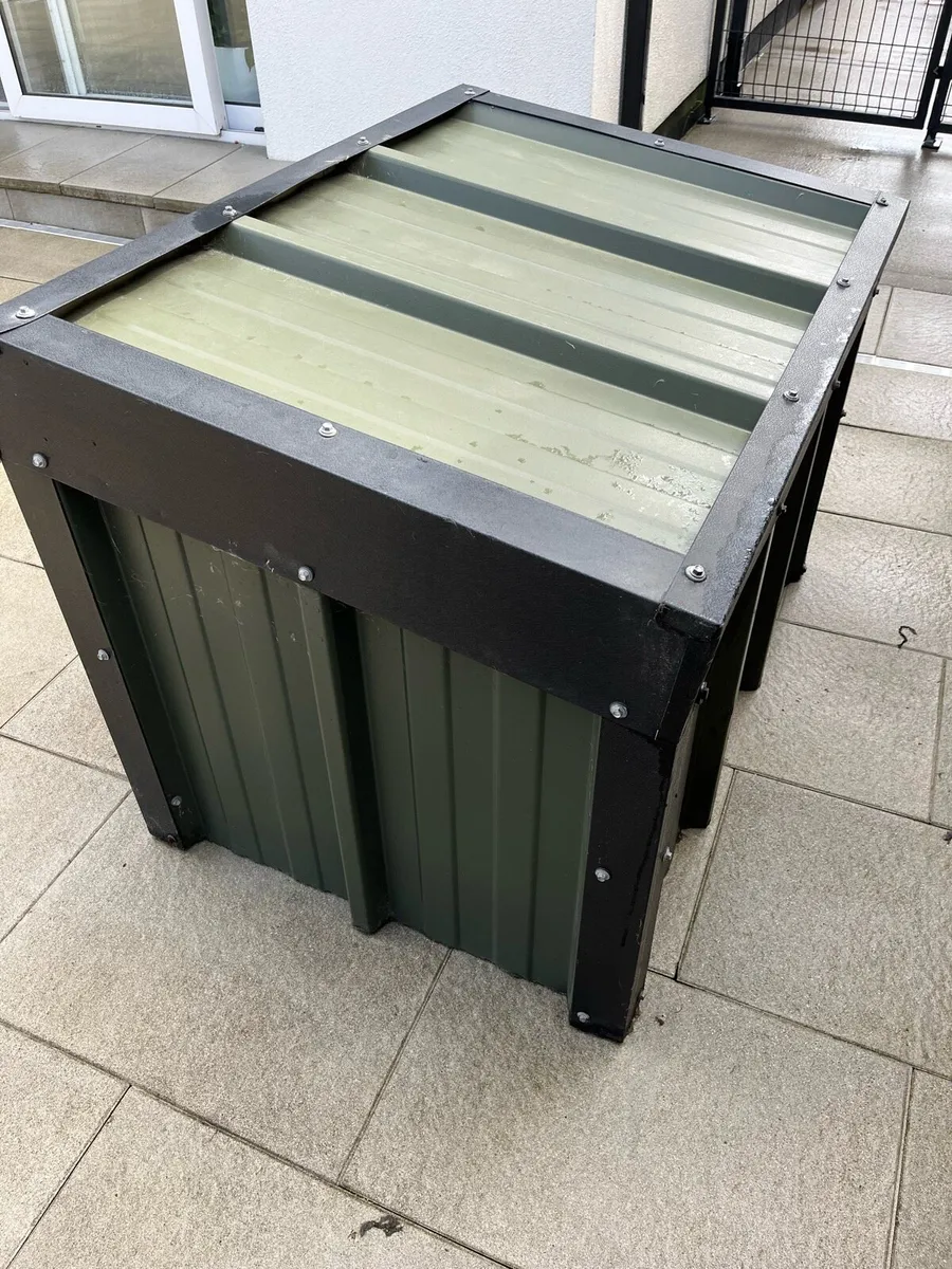 Insulated Dog Kennel - Image 3