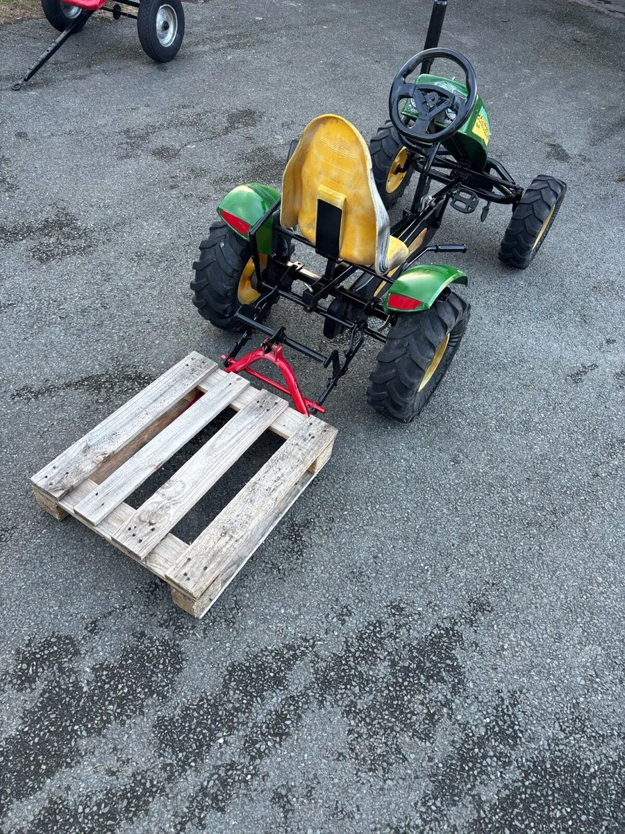 John Deere go cart with linkage and fork - Image 2