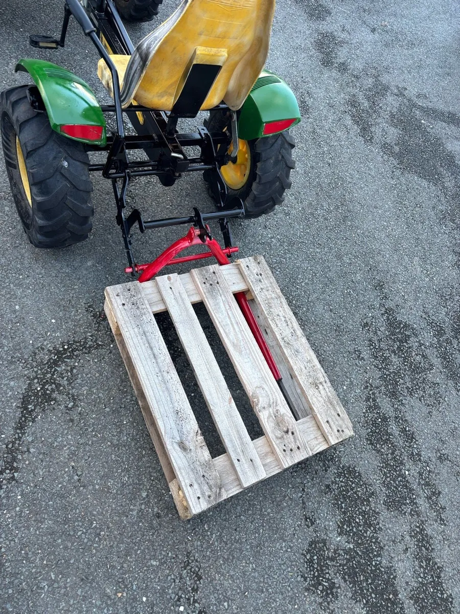 John Deere go cart with linkage and fork - Image 4