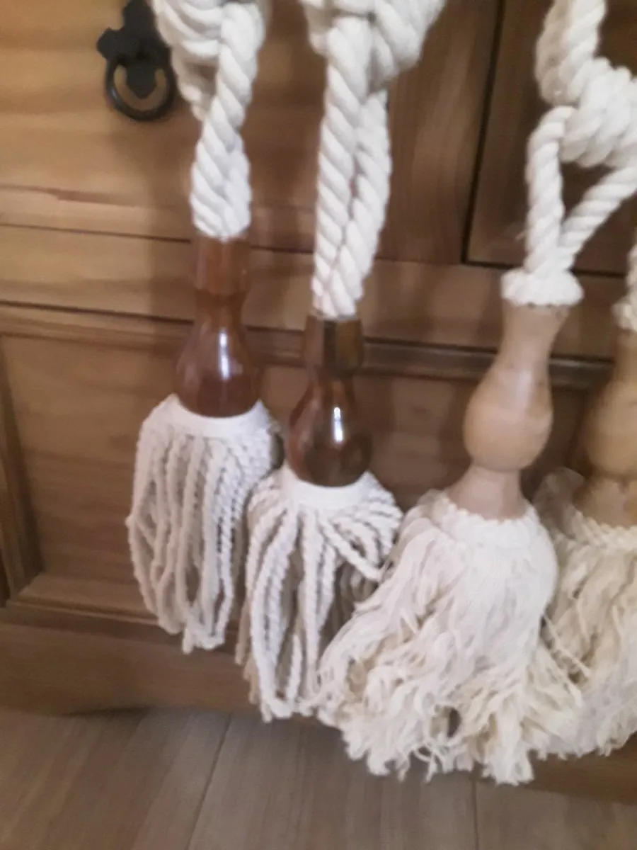 3  sets of curtain tiebacks 2 two sets identical - Image 2