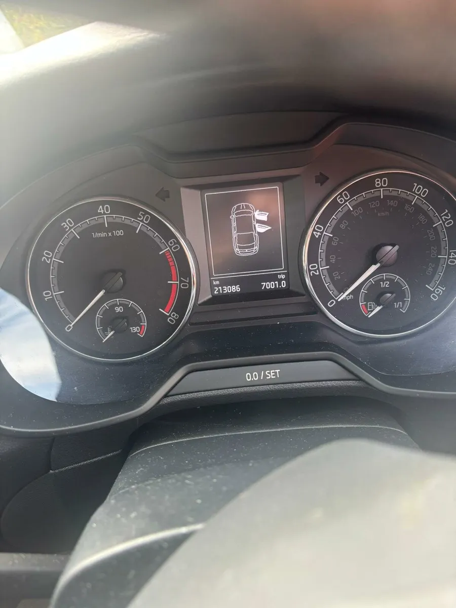 Skoda Octavia Auto 1.5 Petrol - Image 4