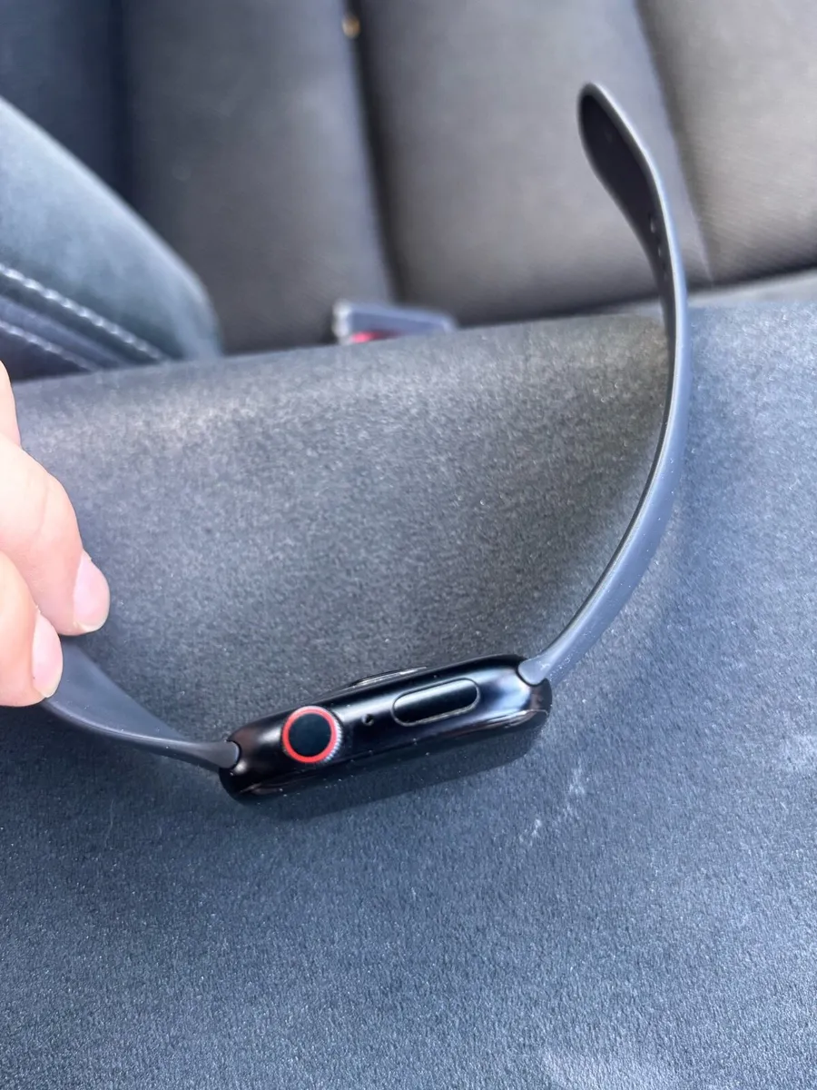 Apple Watch SE (44mm) - Image 2