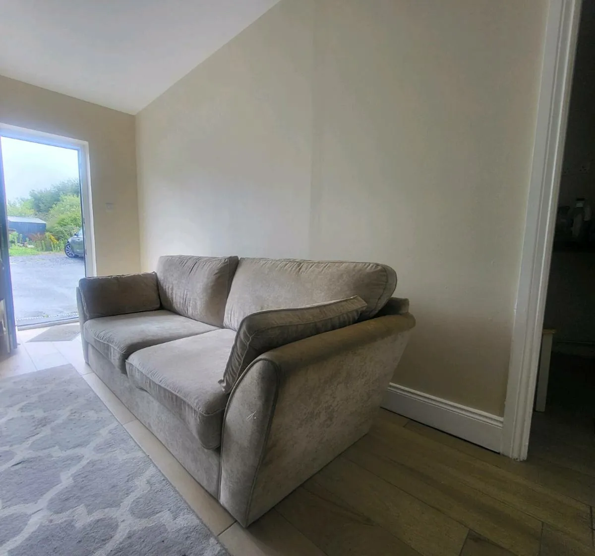 Couch / Sofa - Image 3