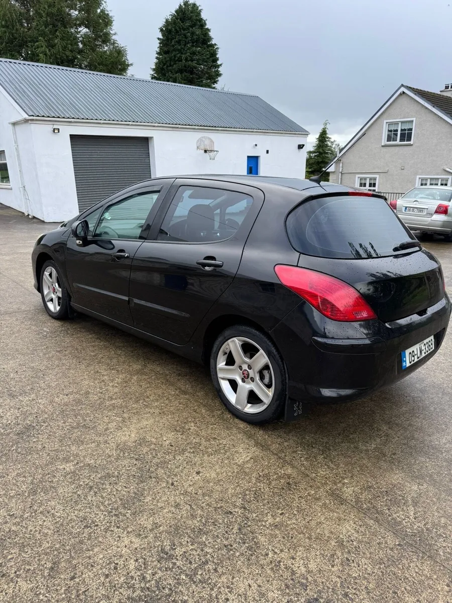 Peugeot 308 - Image 4