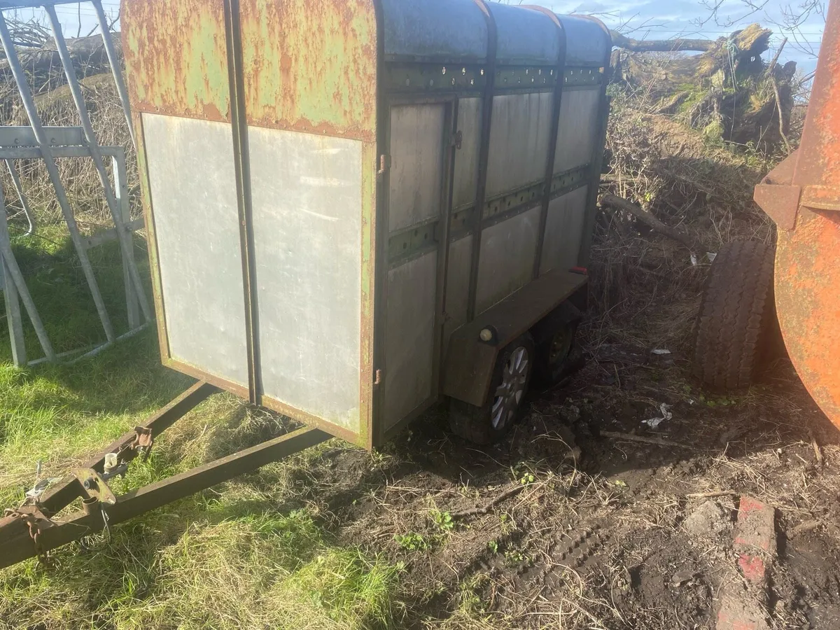 Cow box dung spreader bale spike - Image 4