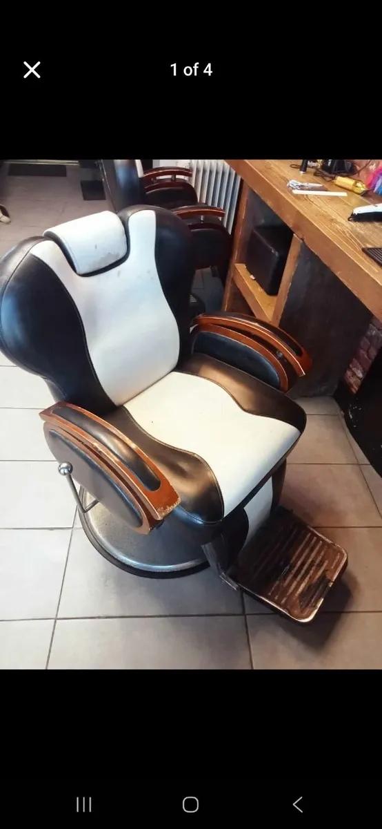 Barber chair - Image 1