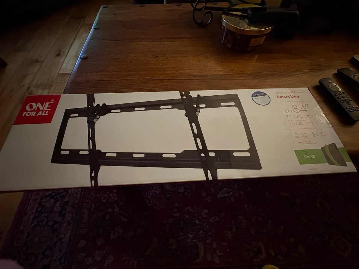 Tv bracket - Image 1