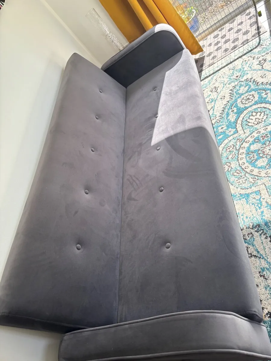EZ loving sofa - Image 2