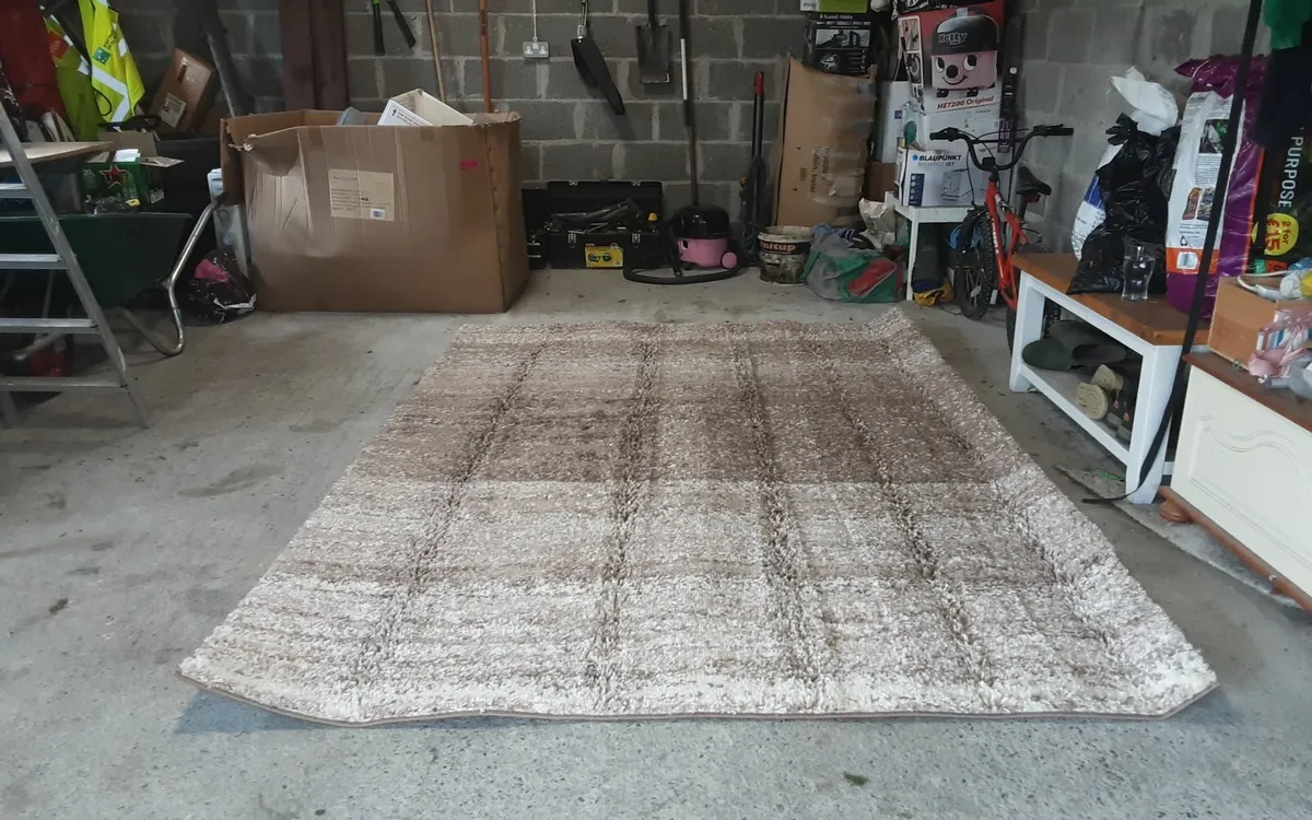 Kukoon Rug - Image 1