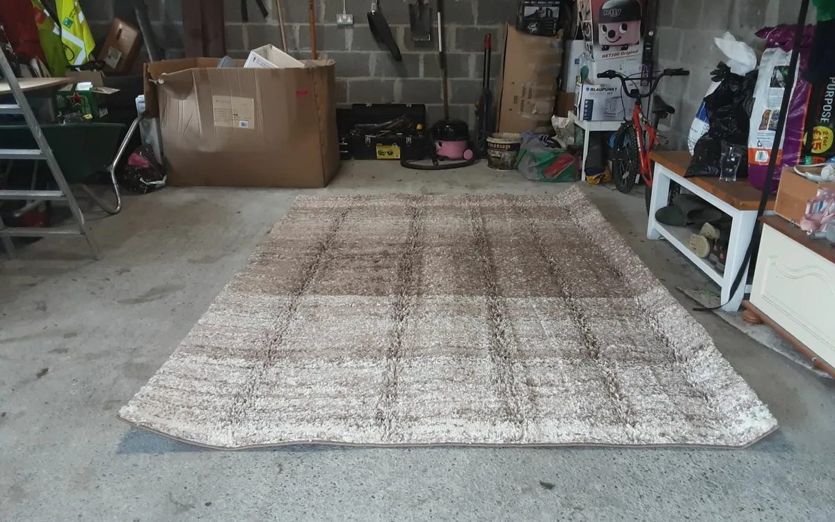 Kukoon Rug - Image 2