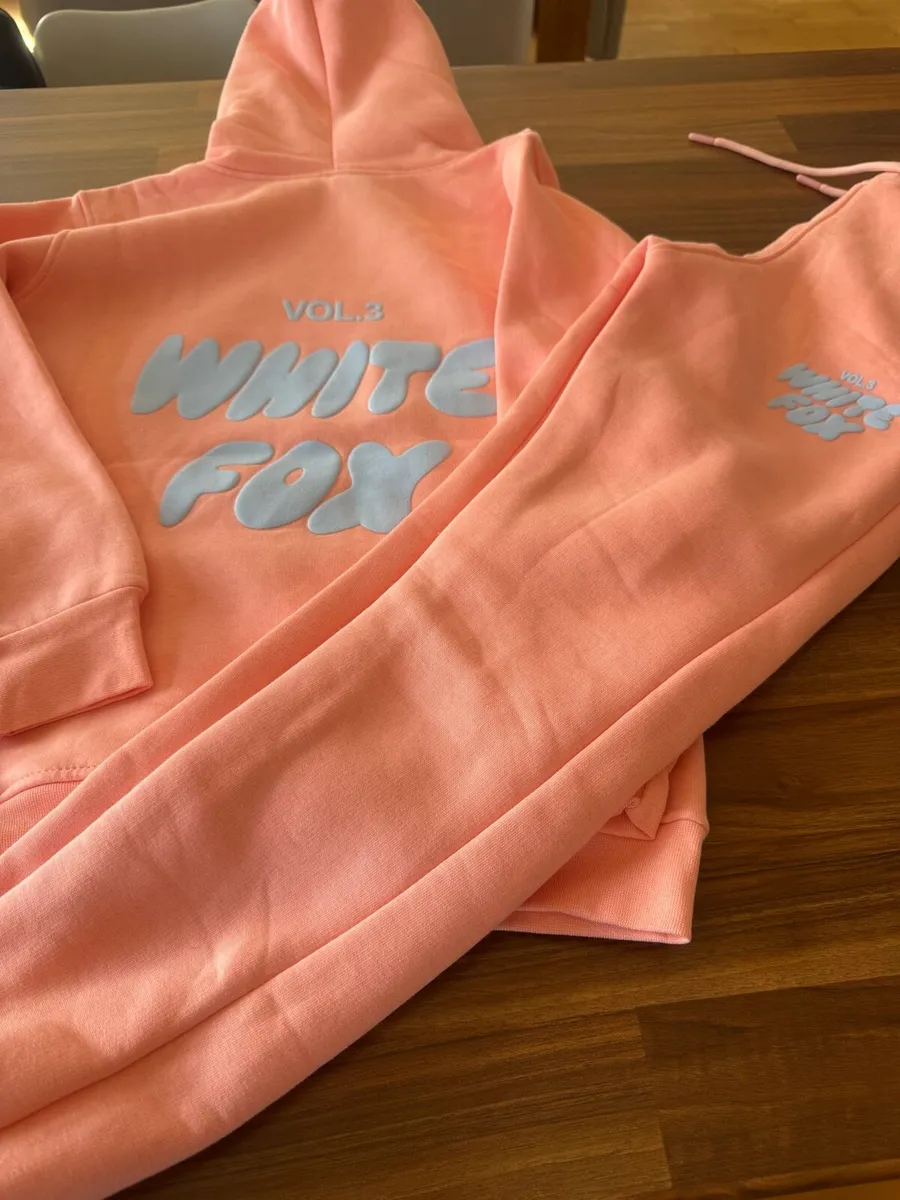 White fox tracksuit - Image 4