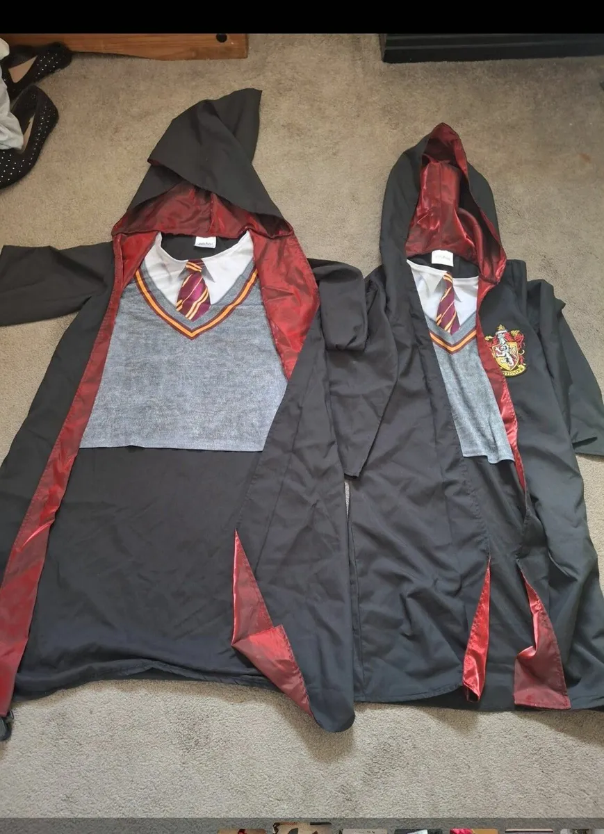 Costumes - Image 2