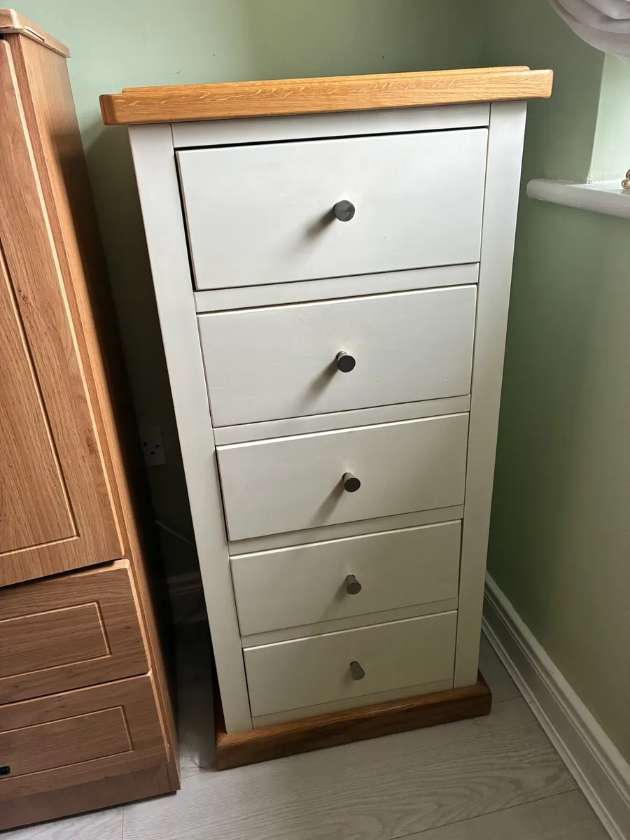 Chest of drawers - Image 1