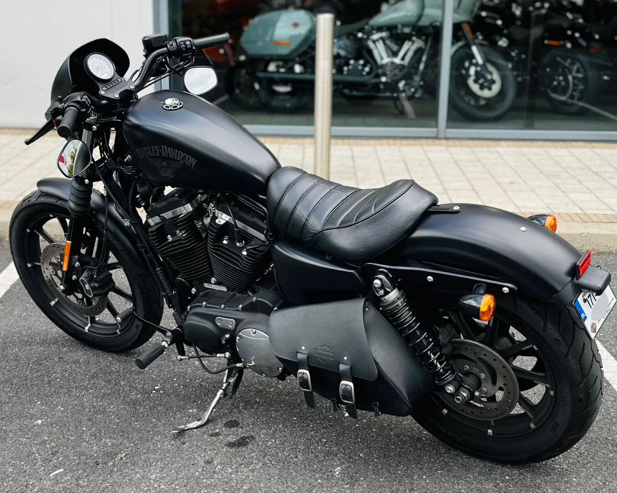 HARLEY-DAVIDSON IRON 883 + EXTRAS - Image 3