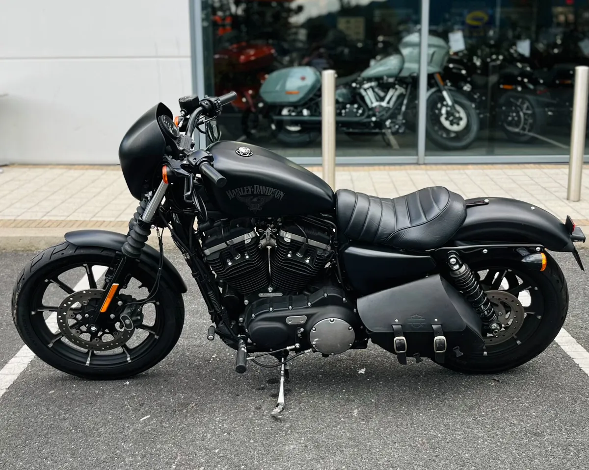 HARLEY-DAVIDSON IRON 883 + EXTRAS - Image 2