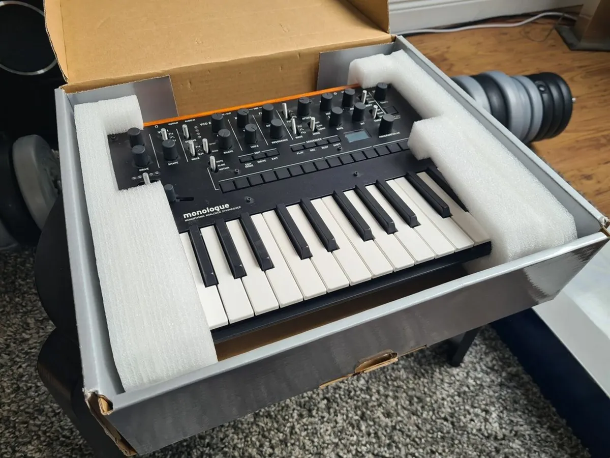 Korg Monologue Synthesiser Black as new - Image 1