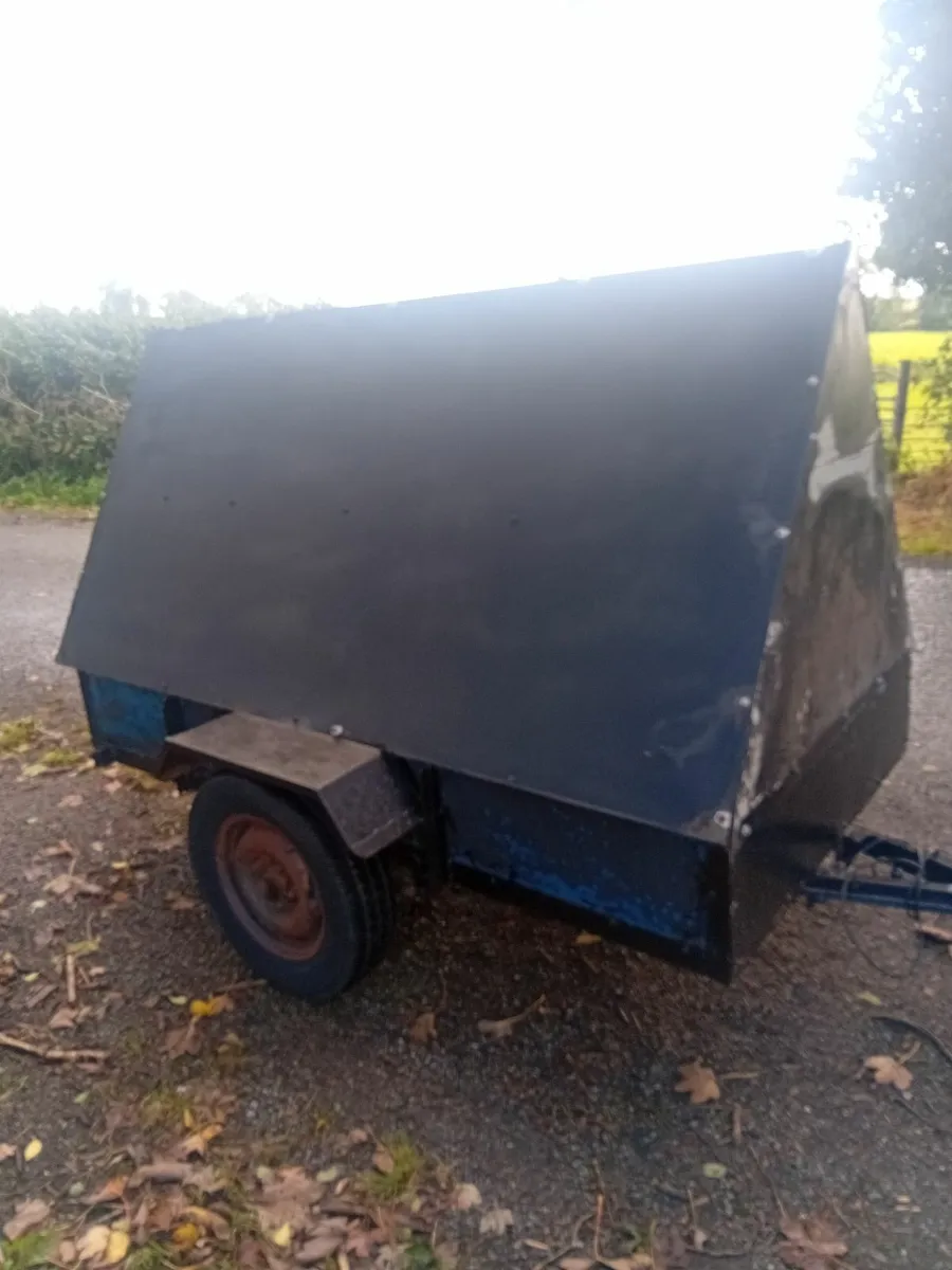 Advertisement trailer - Image 1
