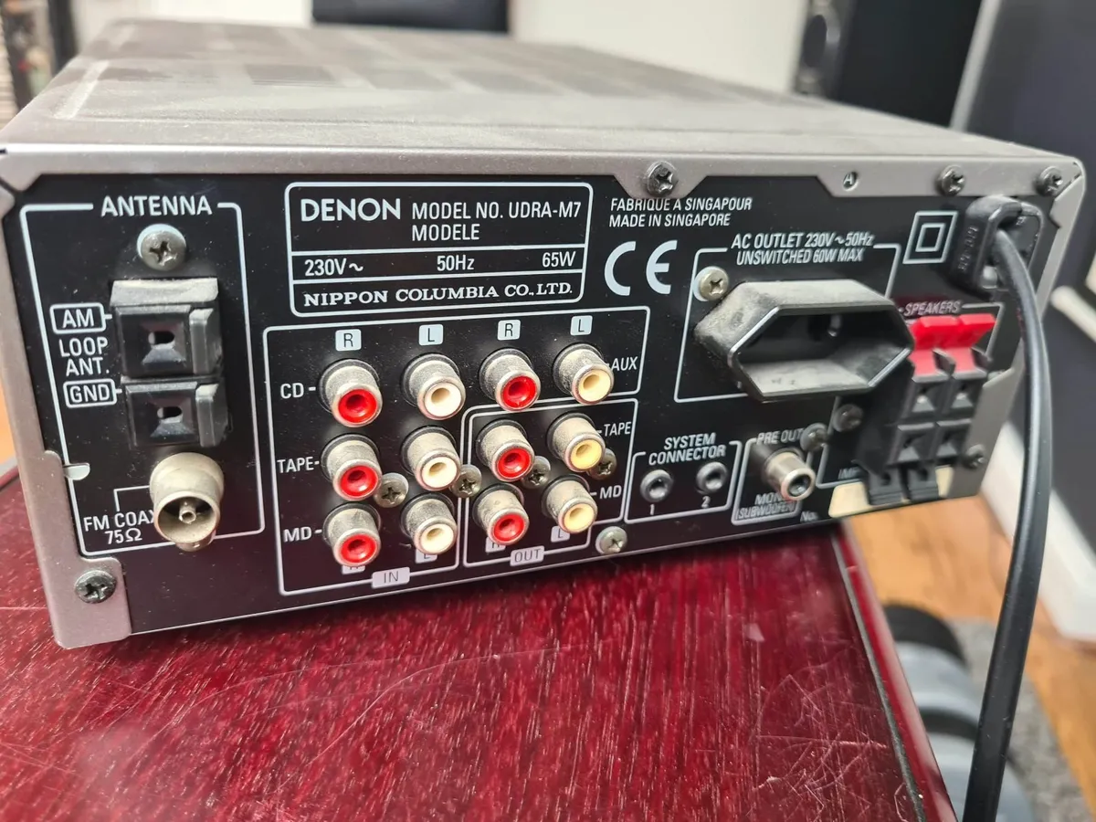Denon stereo system and speakers - Image 1