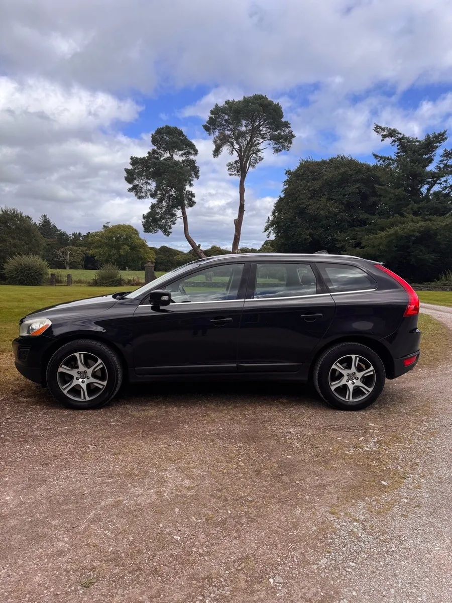 Volvo XC60 - Image 2