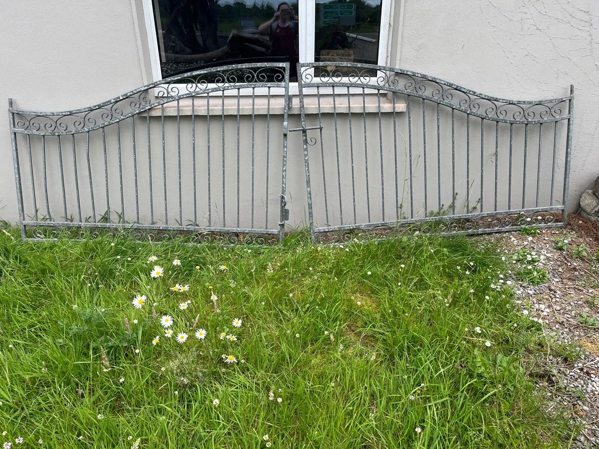 Steel Gates - Image 3
