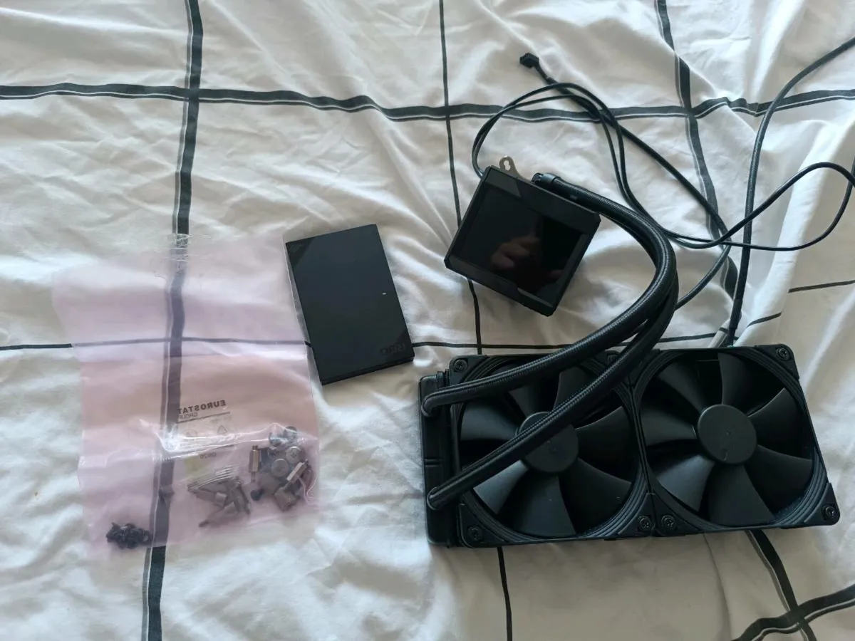 Asus ROG Ryujin 240 Aio Cooler - Image 1