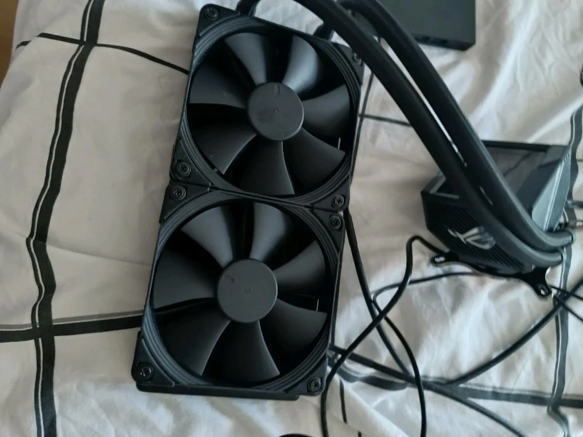 Asus ROG Ryujin 240 Aio Cooler - Image 2