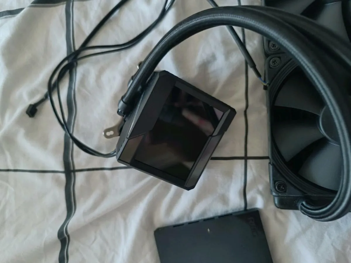 Asus ROG Ryujin 240 Aio Cooler - Image 3