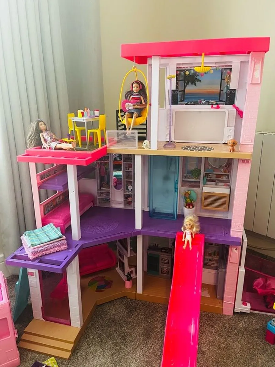 Barbie Dream House & Camper Bundle - Image 1