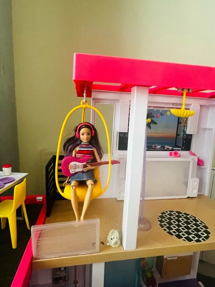 Barbie Dream House & Camper Bundle - Image 4