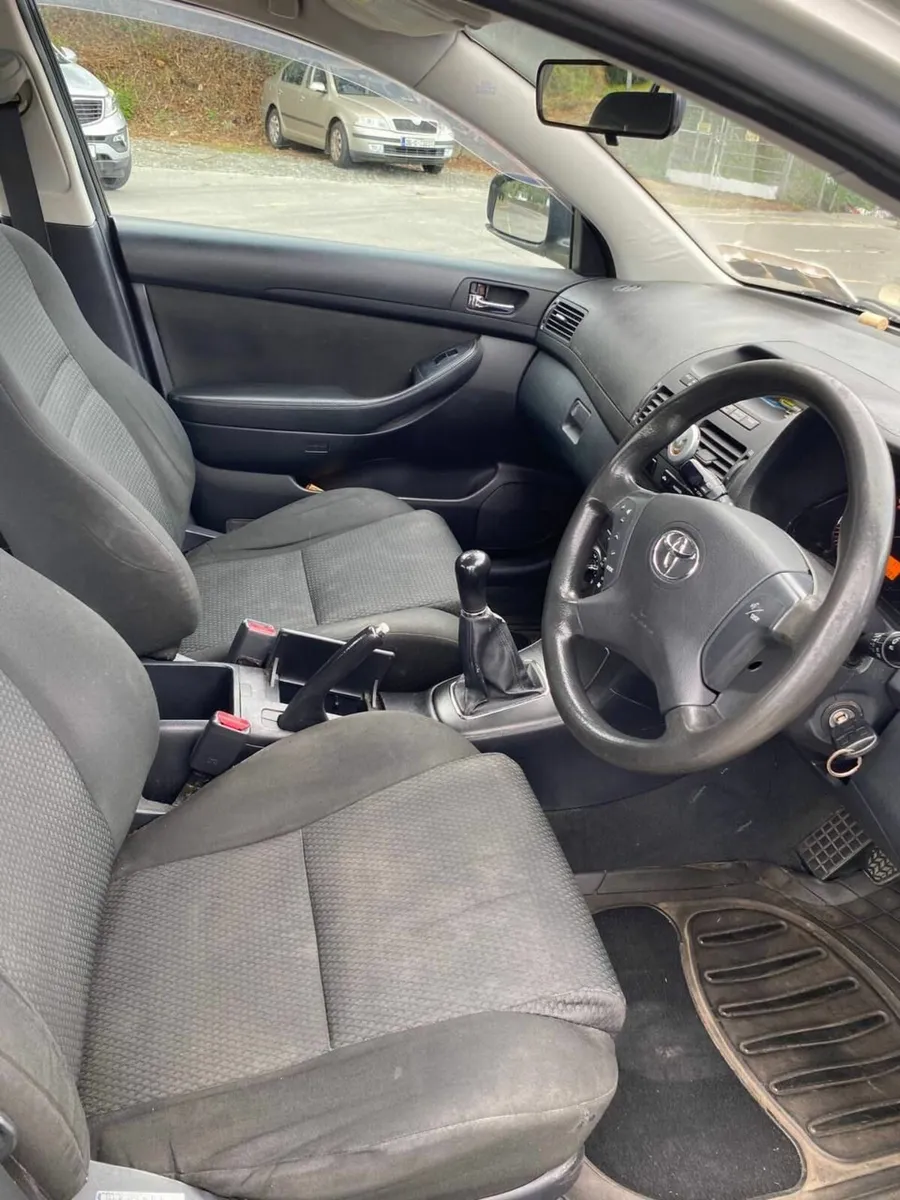 Toyota Avensis 2006 - Image 1