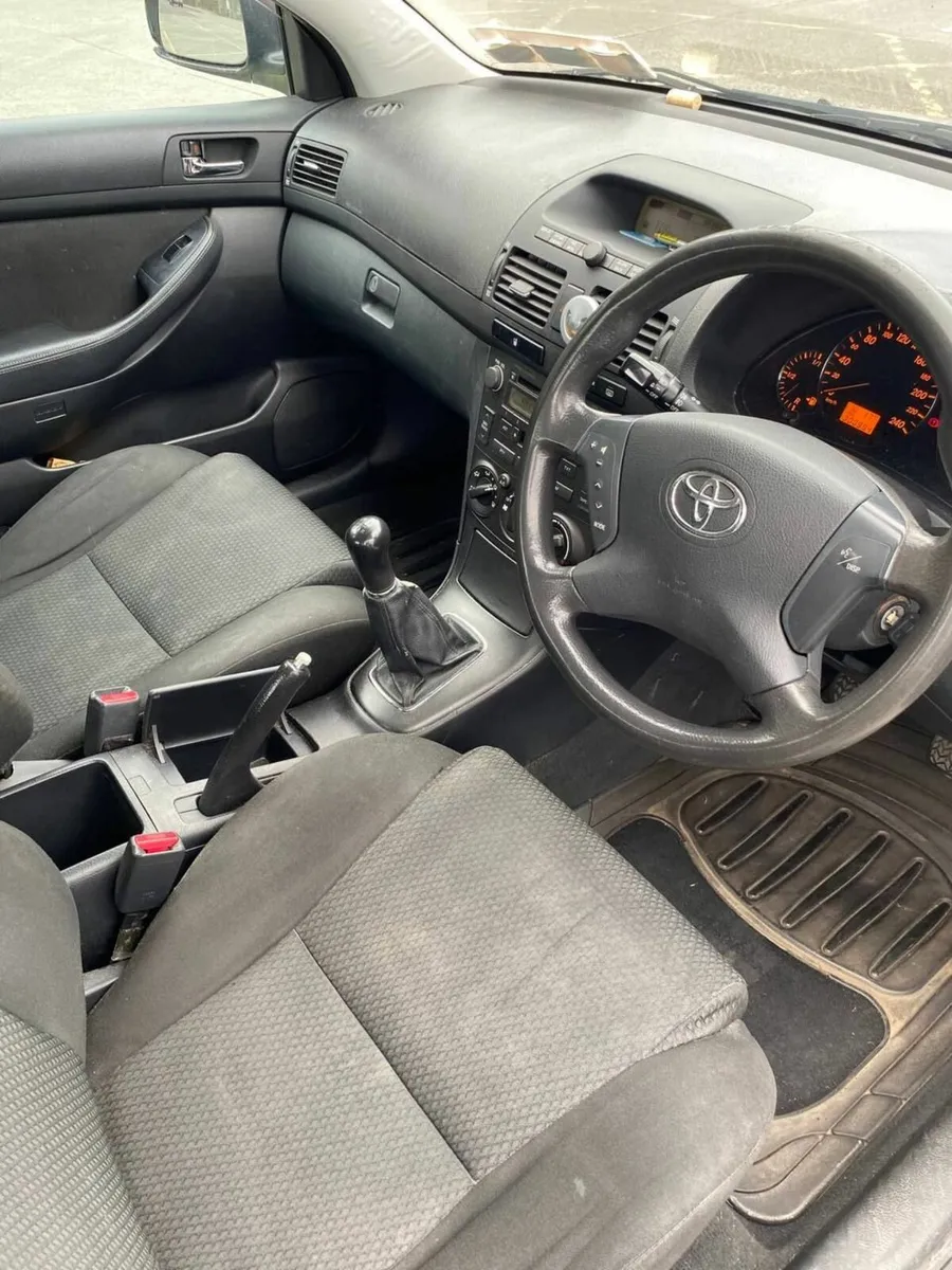 Toyota Avensis 2006 - Image 2