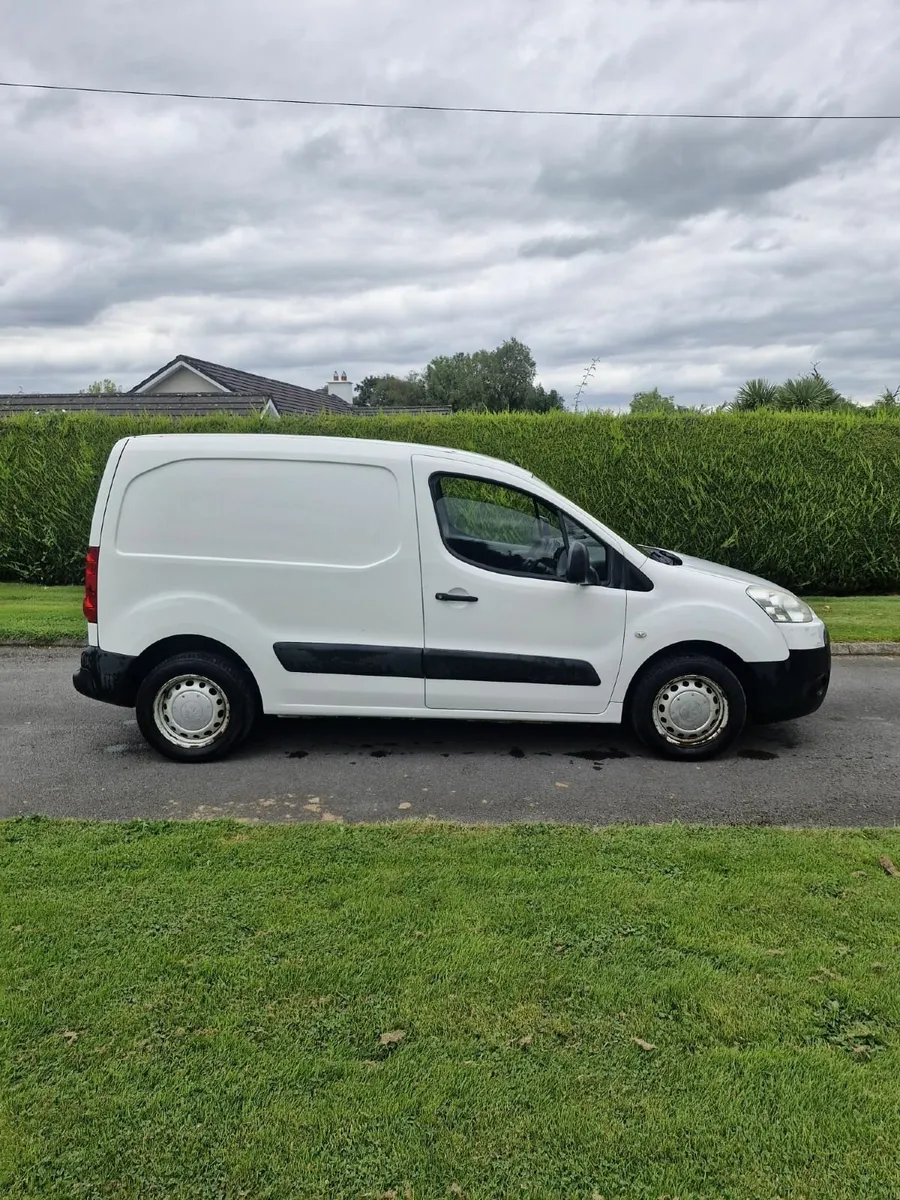 Peugeot Partner 2011 - Image 2