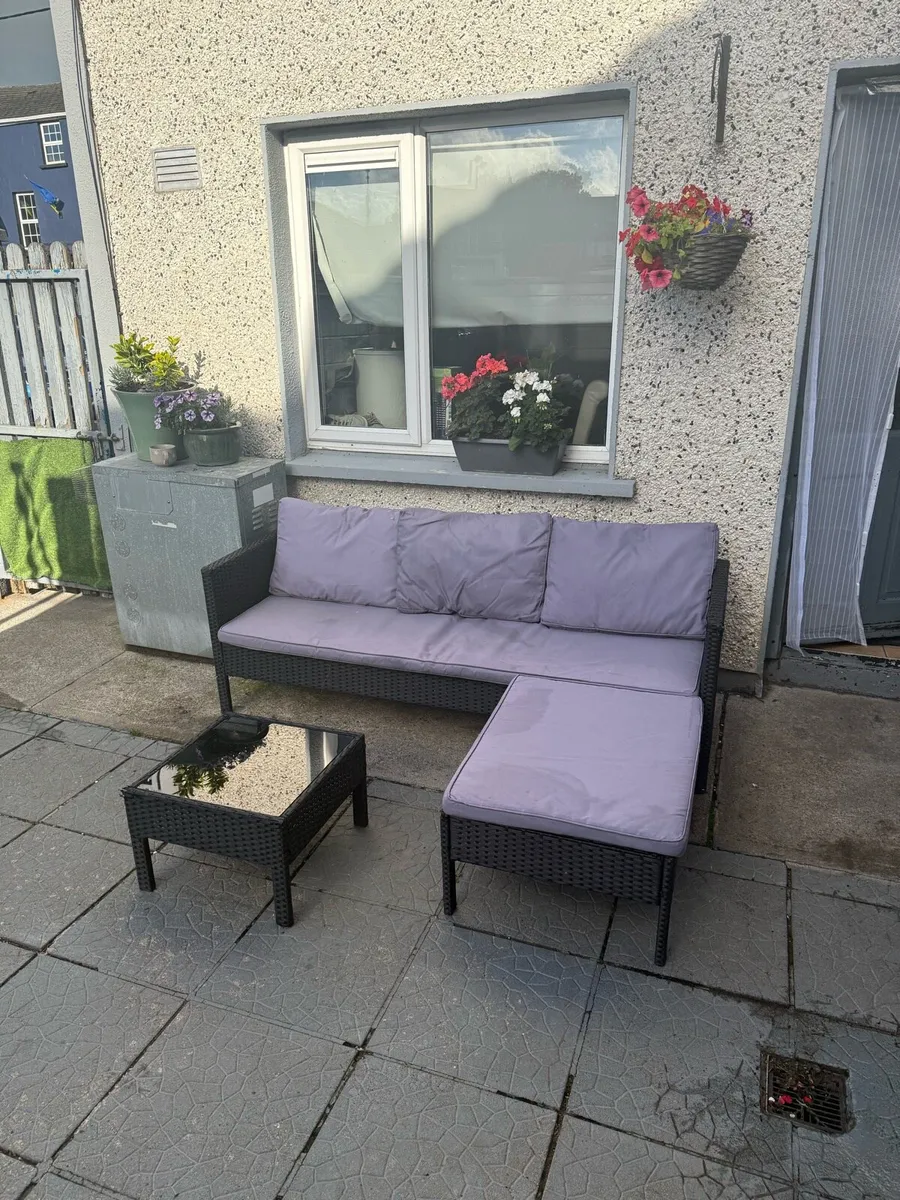 Wicker Garden Furniture L shaped sofa & Table