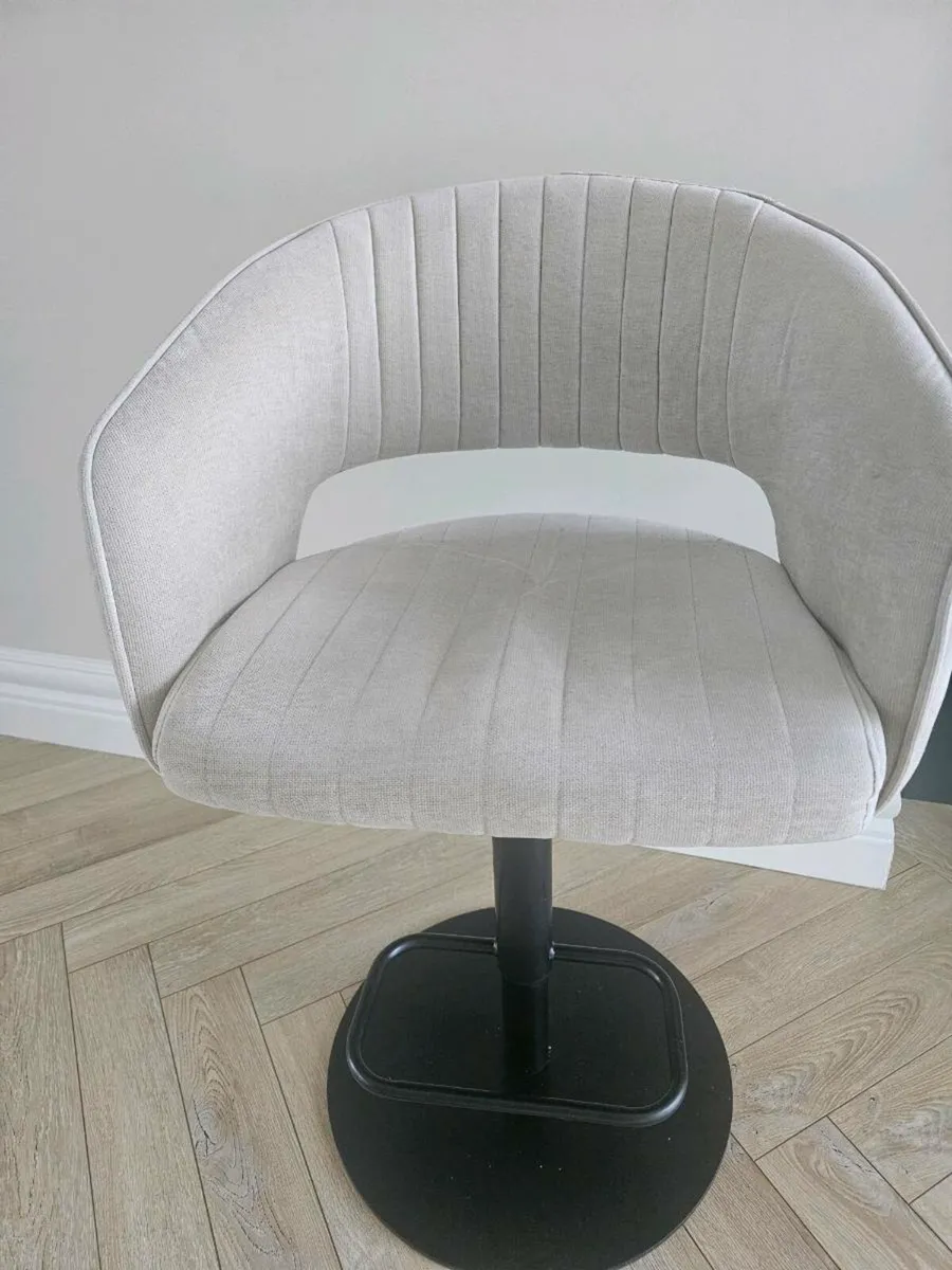 Stools - Image 2