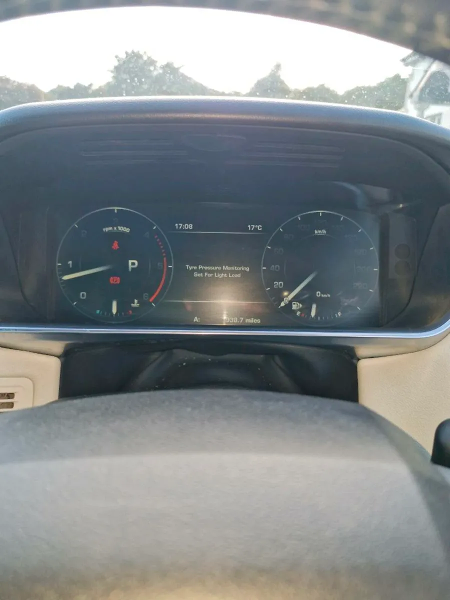 Range Rover sport - Image 2