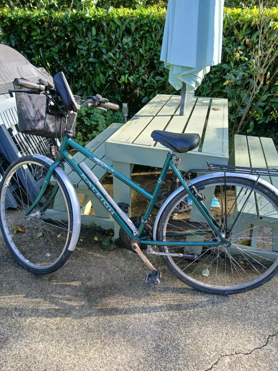 Ladies bicycle - Image 2