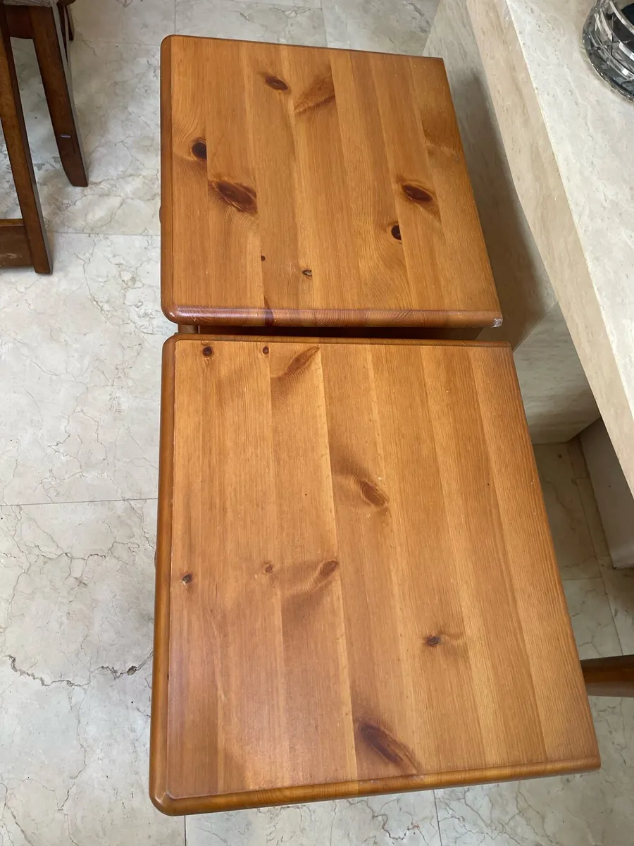 2 x Matching Solid 3 Drawer Bedside Lockers - Image 2