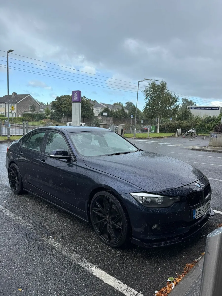 BMW 3-Series 2013- 318D - Image 1