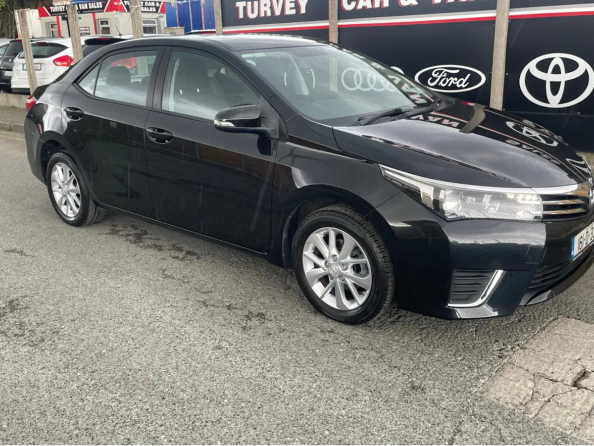 Toyota Corolla 1.33 AURA 4DR - Image 2