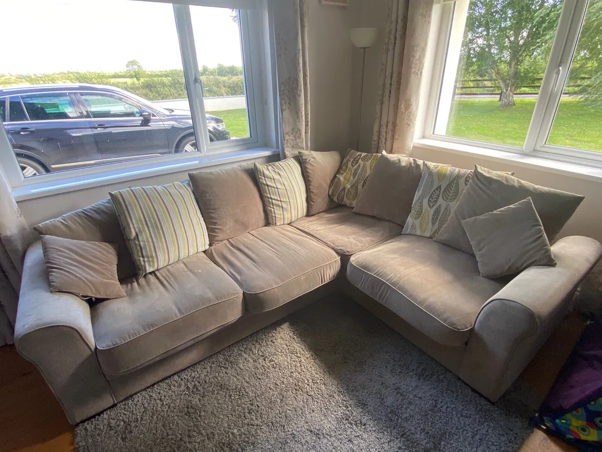 L Shaped Corner Couch / Sofa - Image 1