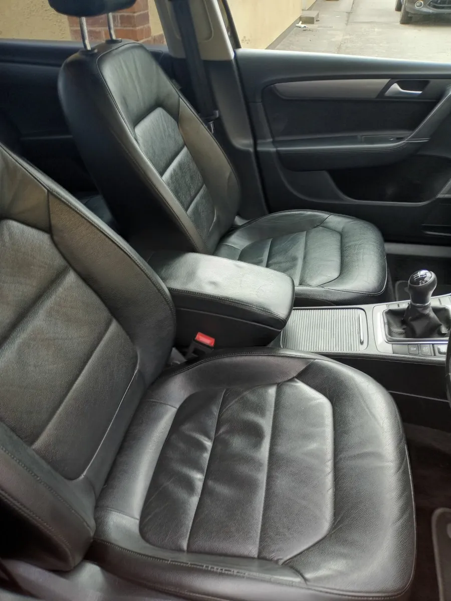 Volkswagen Passat 2014 - Image 3