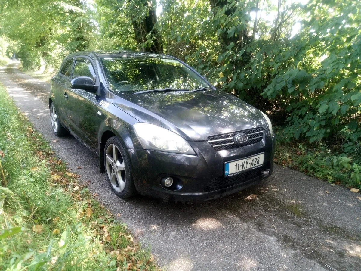 Kia Ceed 2011 - Image 1