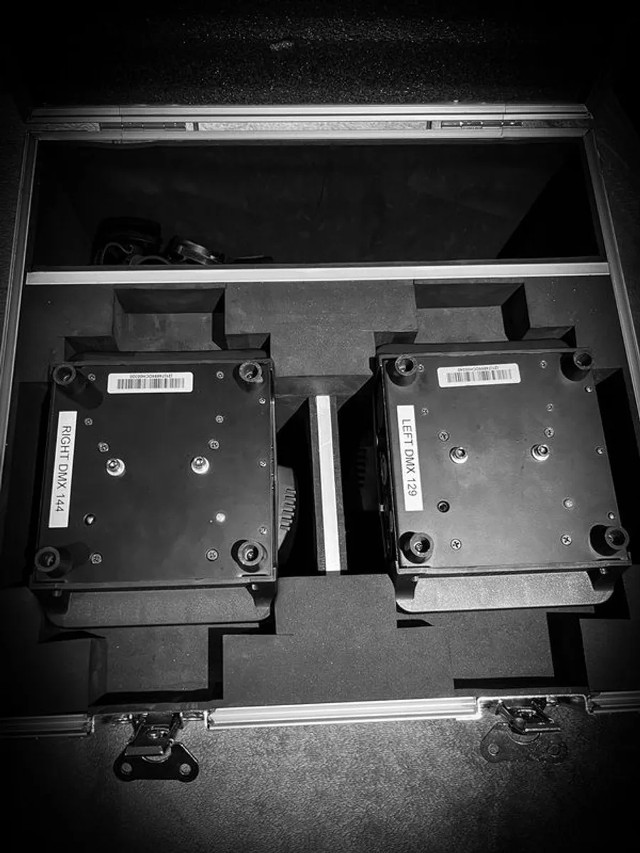 2 x Varytec Hero Wash Moving Heads inc. Flightcase - Image 3
