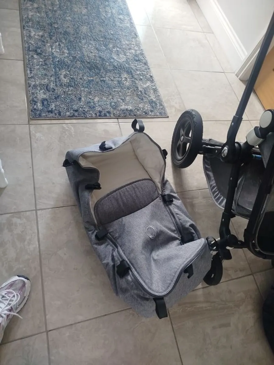 Bugaboo Complete Set - Including Bugaboo Wheeled Board - Image 3