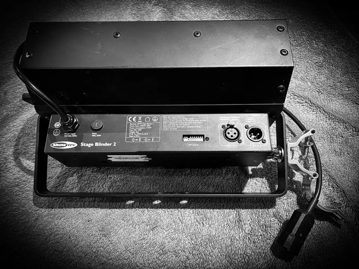 4 x Showtec Stage Blinders 2 - Image 2