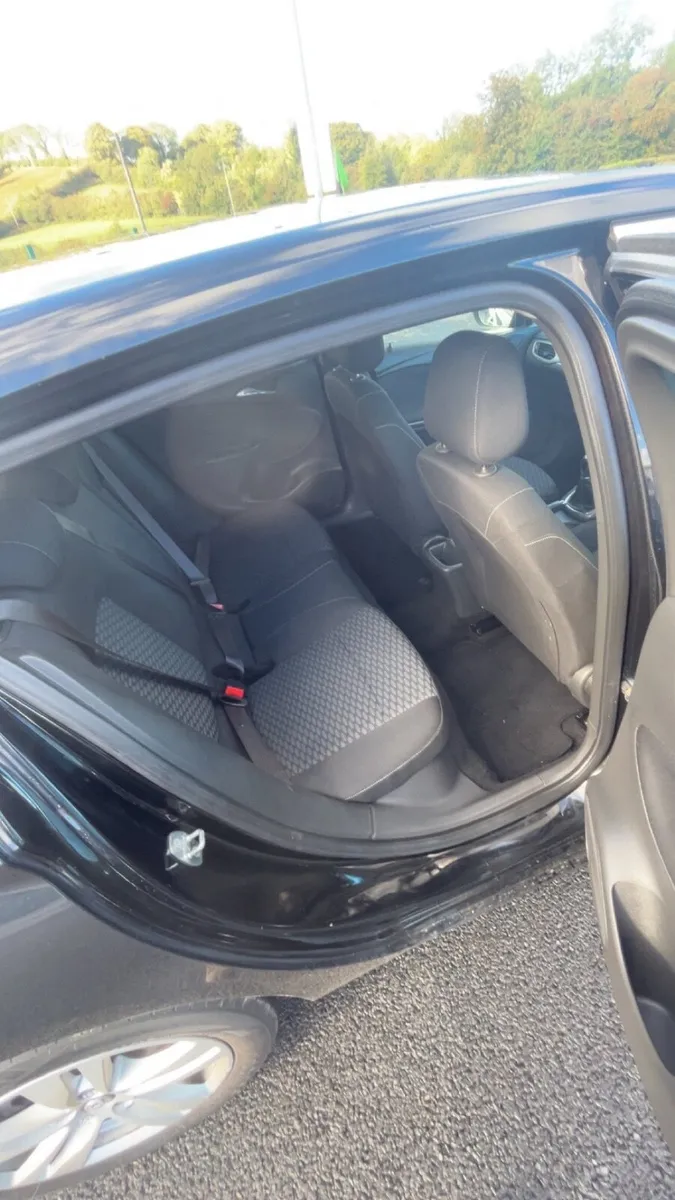 Vauxhall Astra 2017 - Image 3
